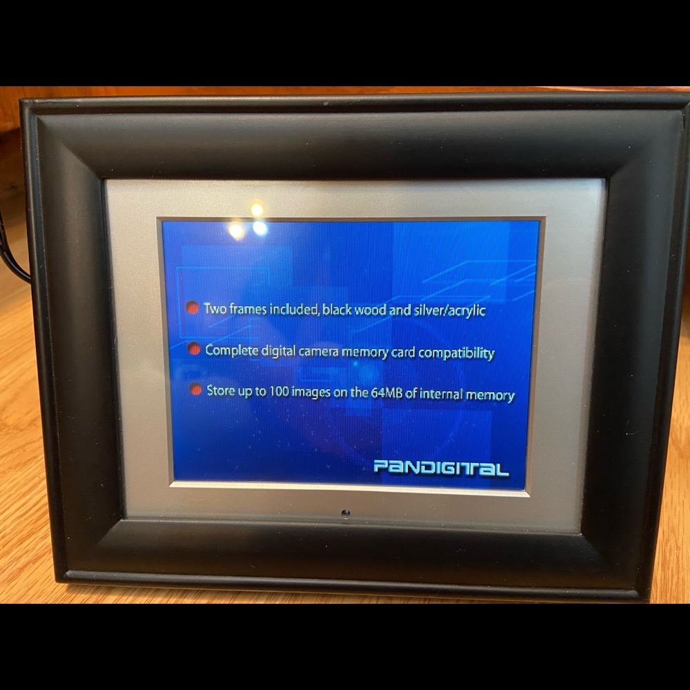 Digital Photo Frame - Picture 2 of 16